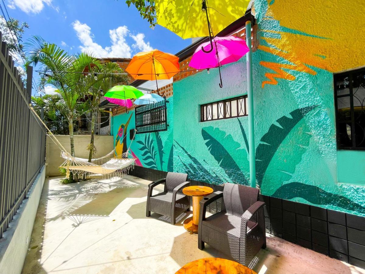 Baku Laureles Hostel Medellín Exteriör bild